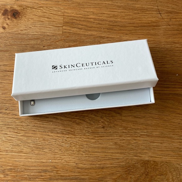 Skinceuticals Lift and Tone Sculpting Bar - Picture 3 of 5